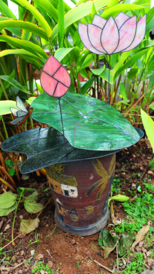 “Handmade Stained Glass Lotus” – Stained Glass Tropical Flower 3D, Sun Catcher, Table Plant Decor, Outdoor & Gardening Flower Decor, Special Gift